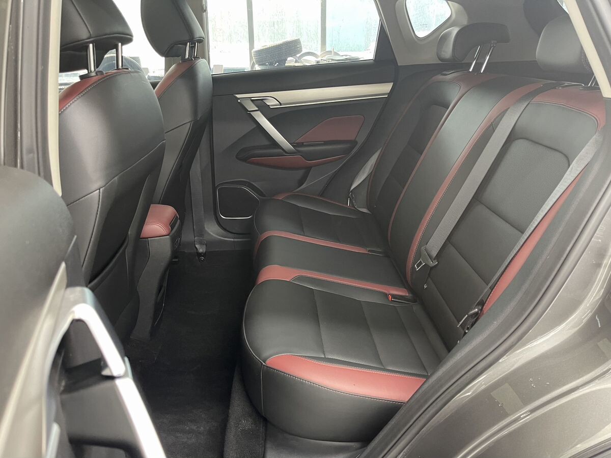 Geely Coolray 2021 - фото автомобиля