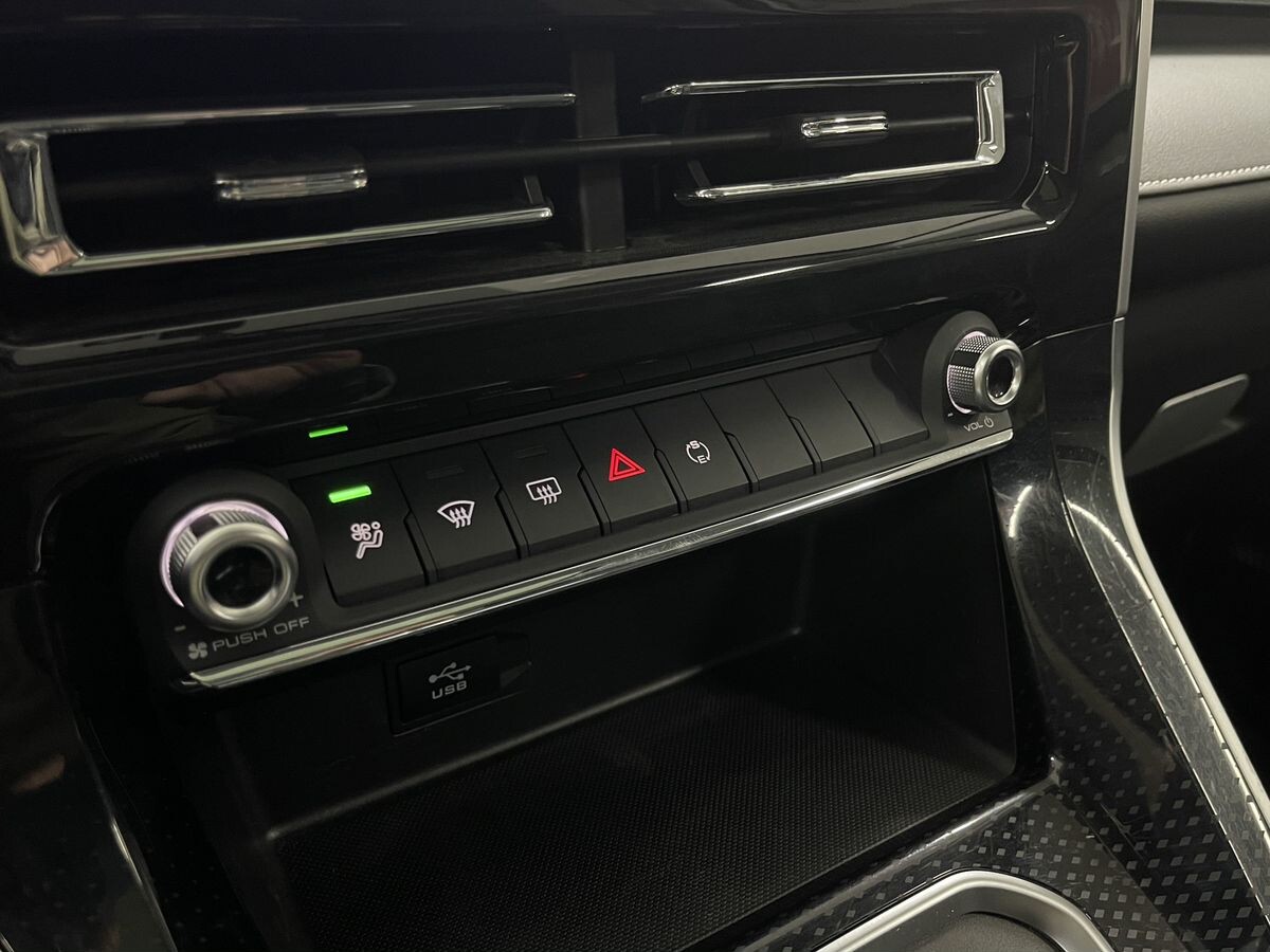 Haval M6 2023 - фото автомобиля