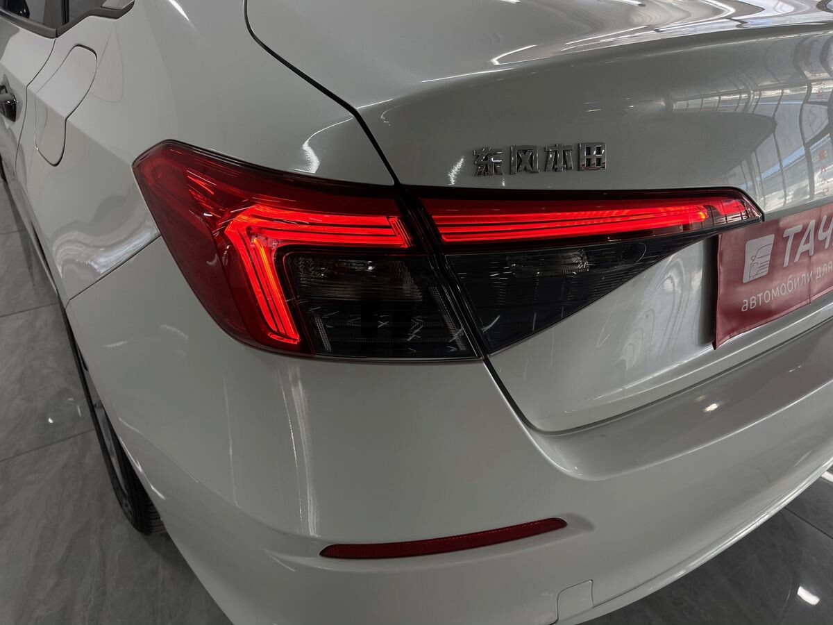 Honda Civic 2021 - фото автомобиля