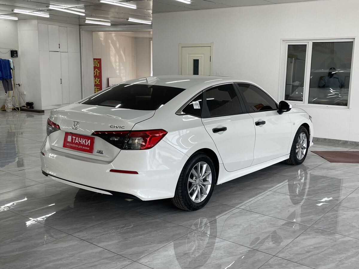 Honda Civic 2021 - фото автомобиля