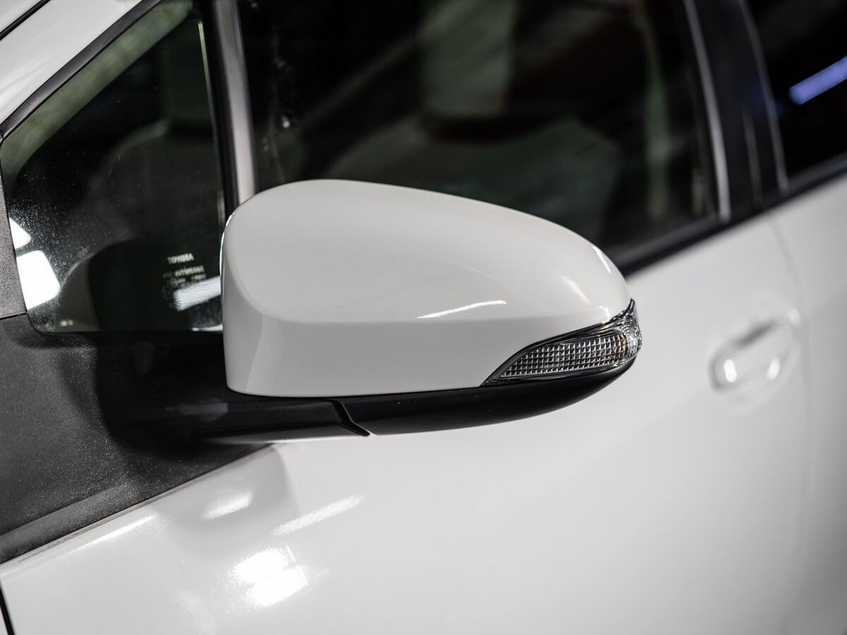 Toyota Vitz 2014 - фото автомобиля