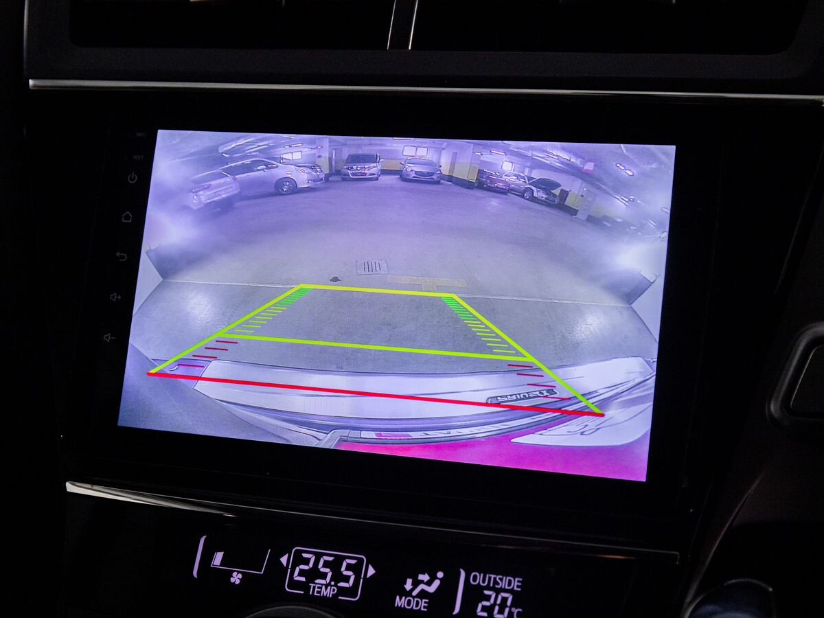 Toyota Prius Alpha 2017 - фото автомобиля