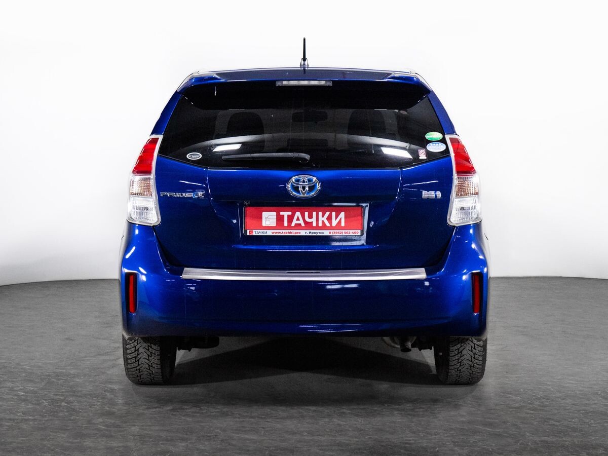 Toyota Prius Alpha 2017 - фото автомобиля