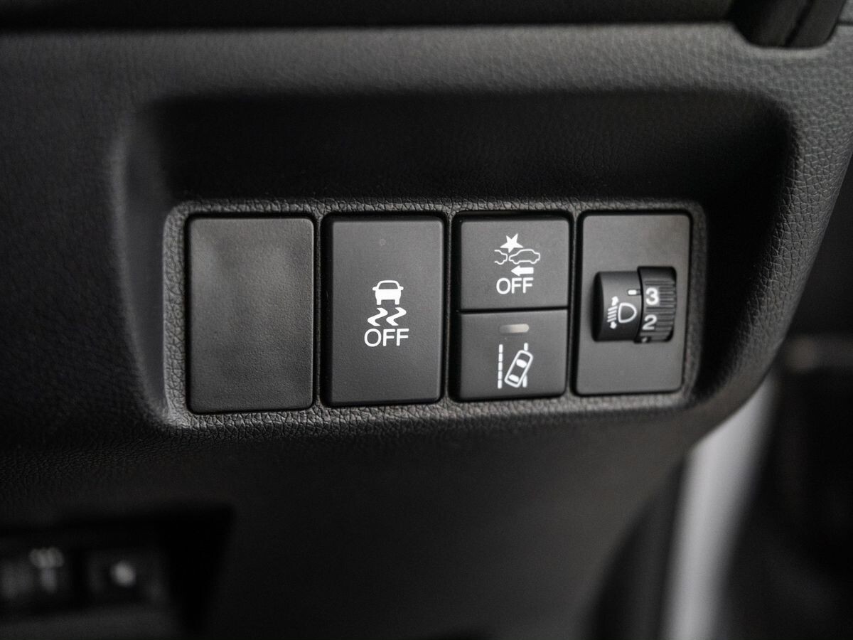 Honda Shuttle 2019 - фото автомобиля