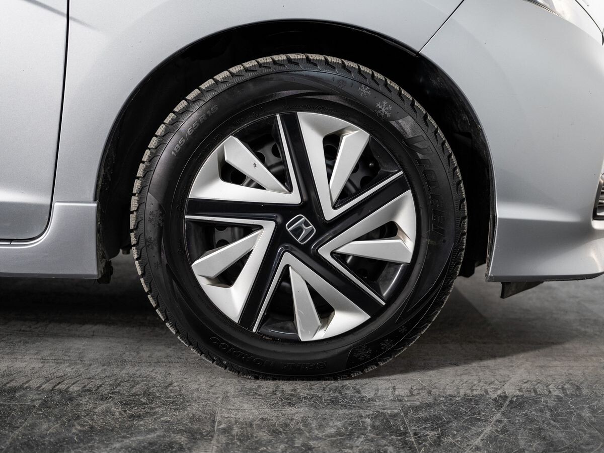 Honda Shuttle 2019 - фото автомобиля