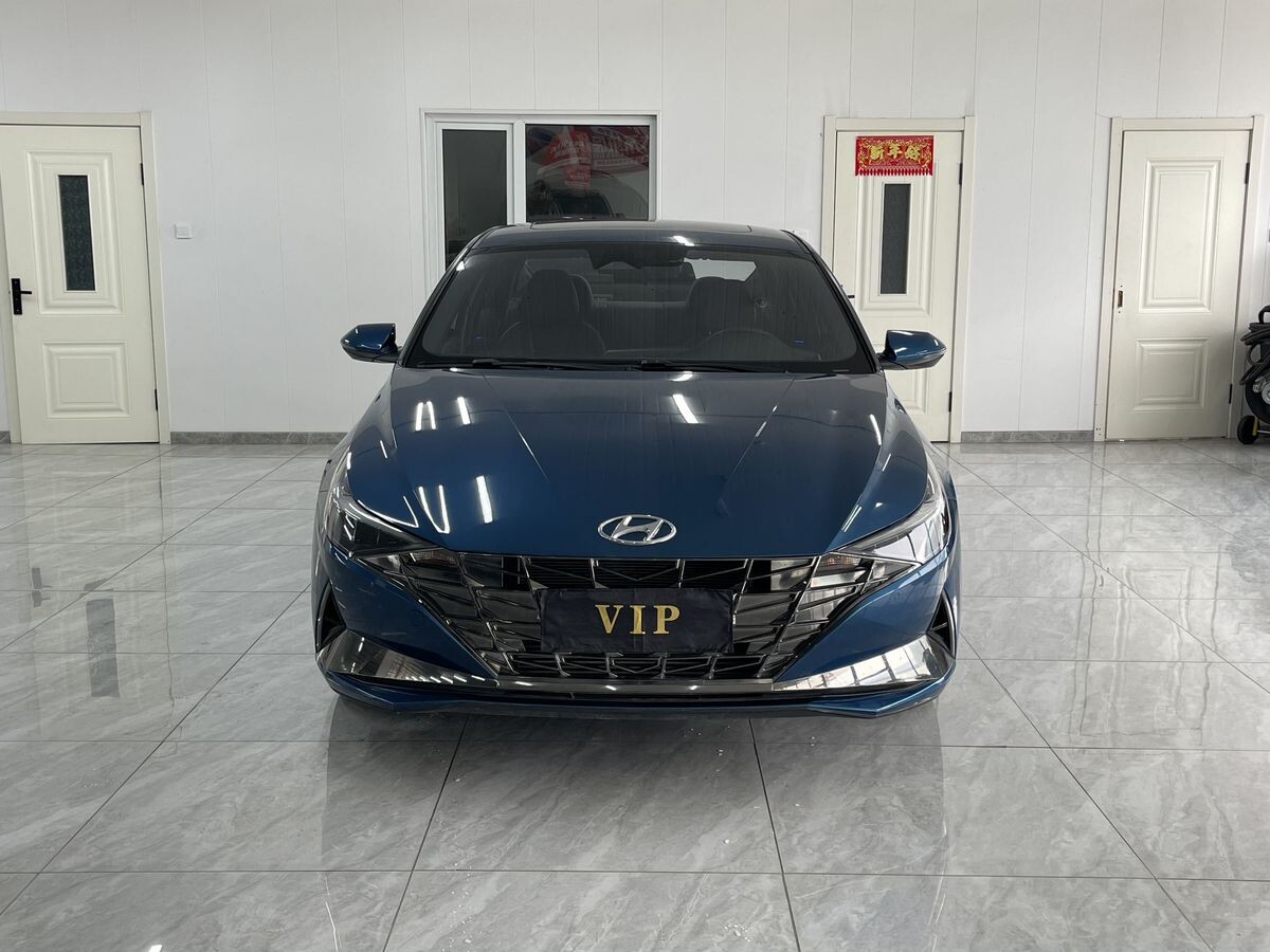 Hyundai Elantra 2022 - фото автомобиля