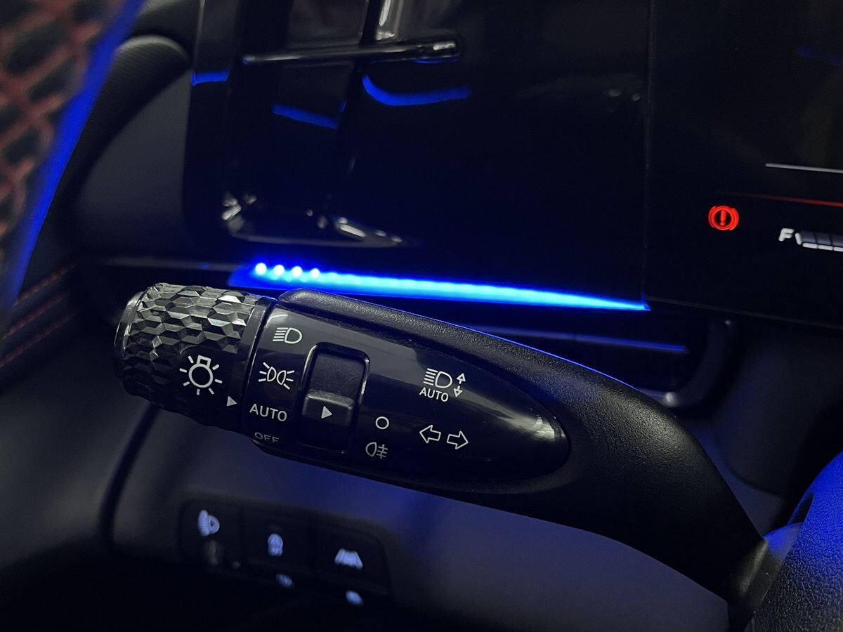 Hyundai Elantra 2022 - фото автомобиля