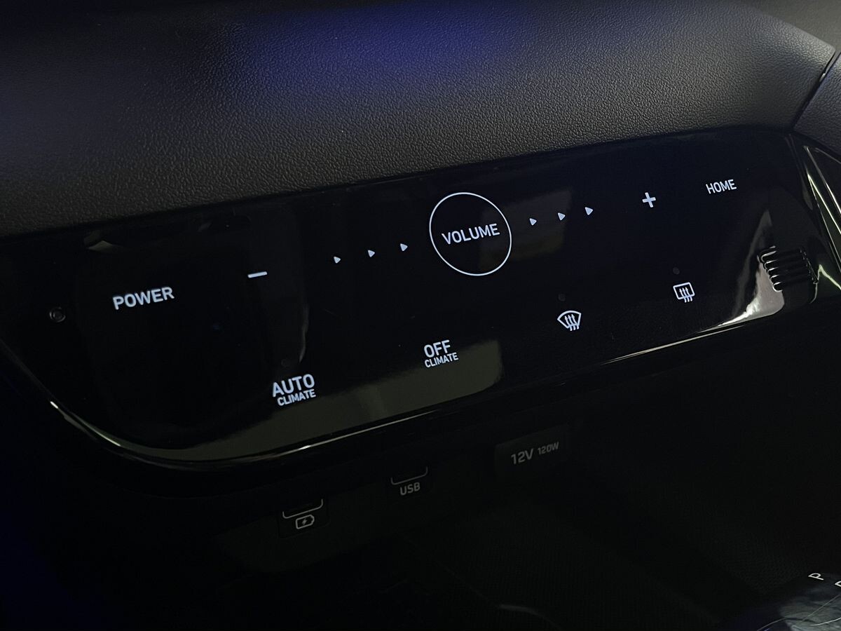 Hyundai Elantra 2022 - фото автомобиля