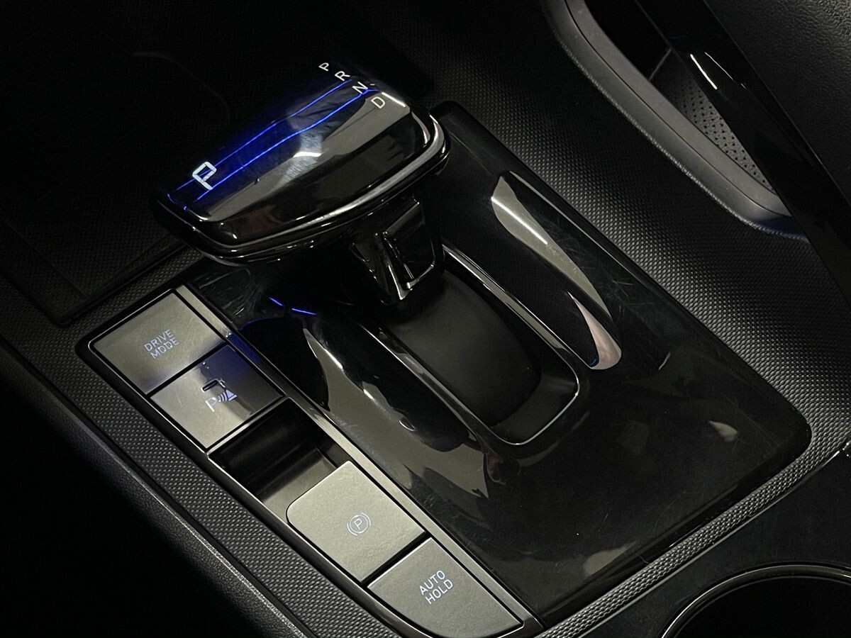 Hyundai Elantra 2022 - фото автомобиля