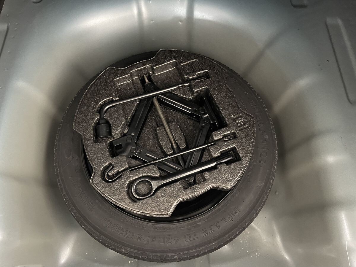 Hyundai Elantra 2022 - фото автомобиля