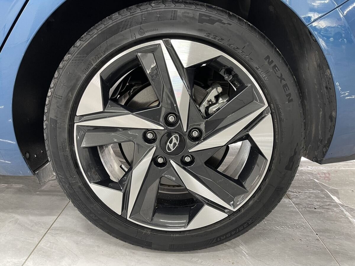 Hyundai Elantra 2022 - фото автомобиля