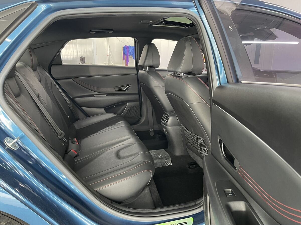 Hyundai Elantra 2022 - фото автомобиля