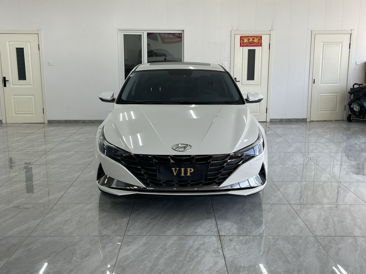 Hyundai Elantra 2021 - фото автомобиля