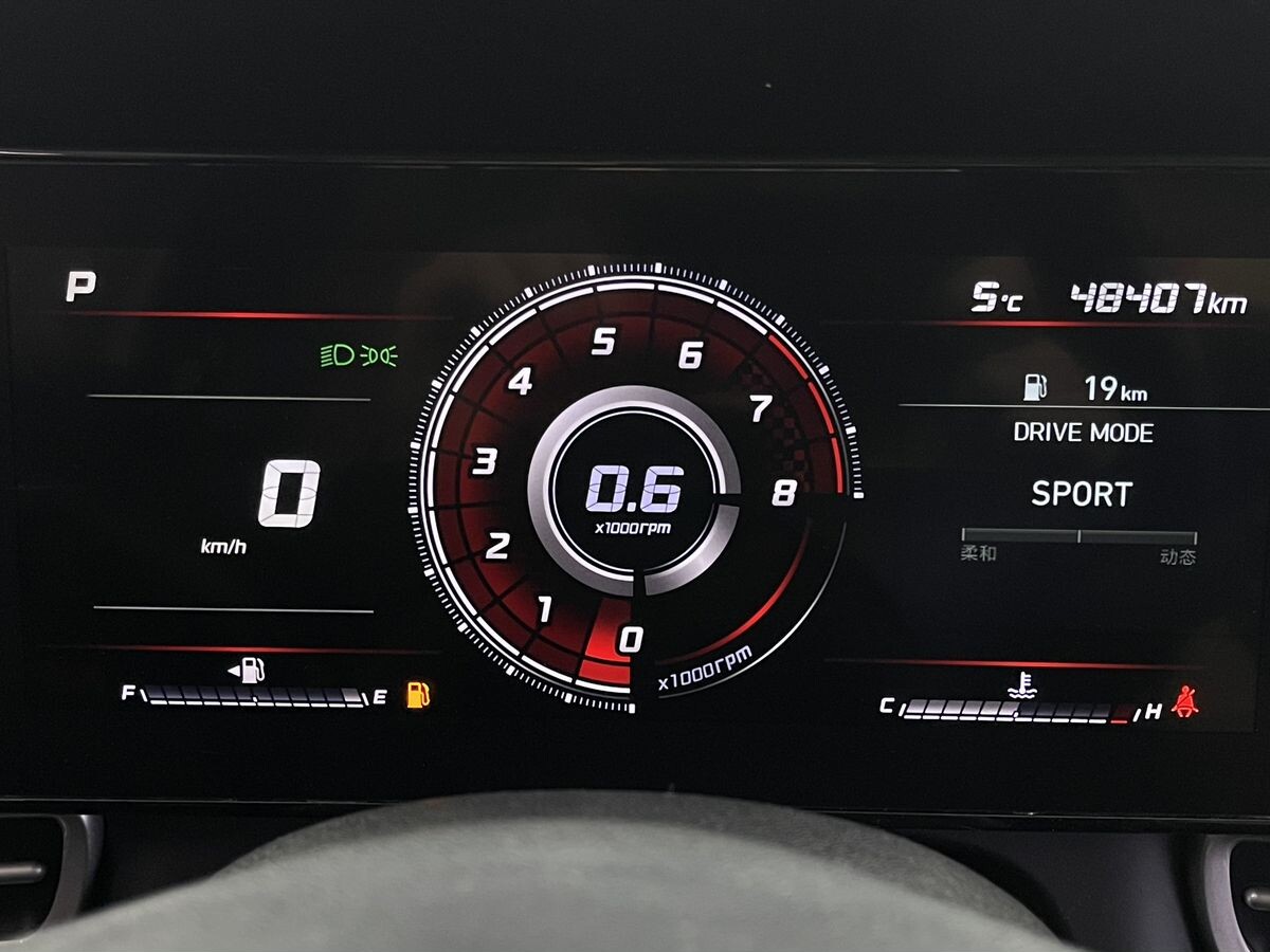 Hyundai Elantra 2021 - фото автомобиля