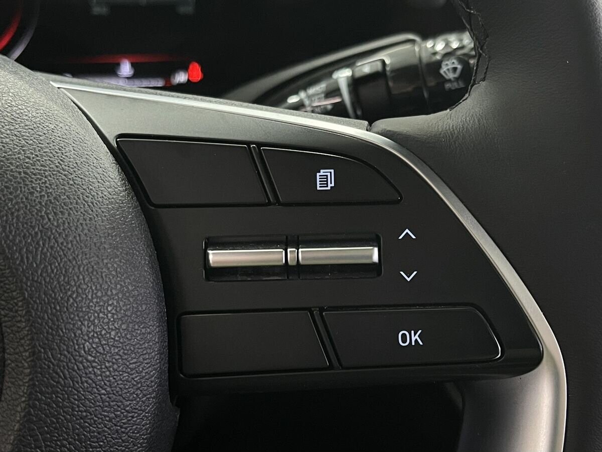 Hyundai Elantra 2021 - фото автомобиля