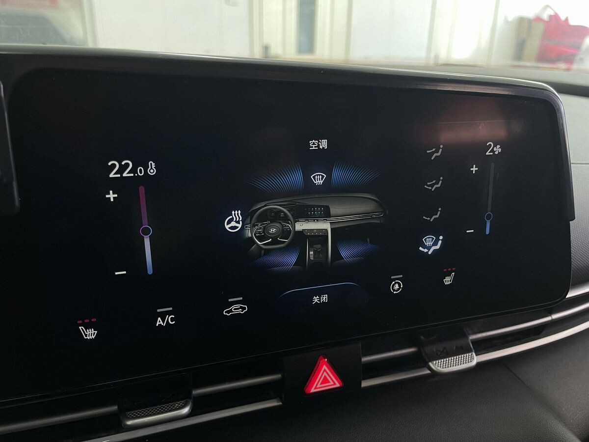 Hyundai Elantra 2021 - фото автомобиля