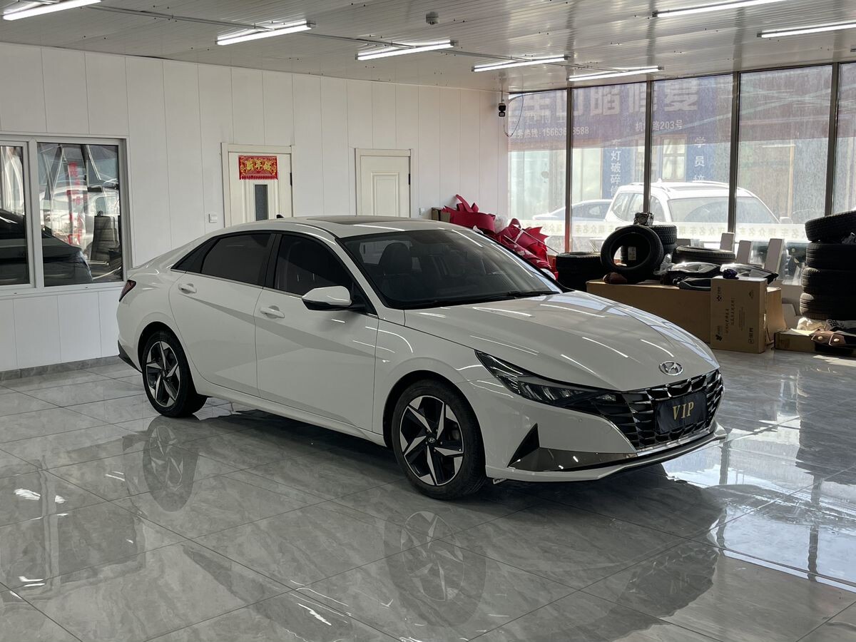 Hyundai Elantra 2021 - фото автомобиля