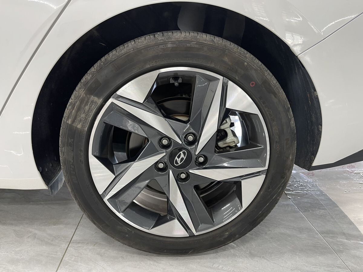 Hyundai Elantra 2021 - фото автомобиля