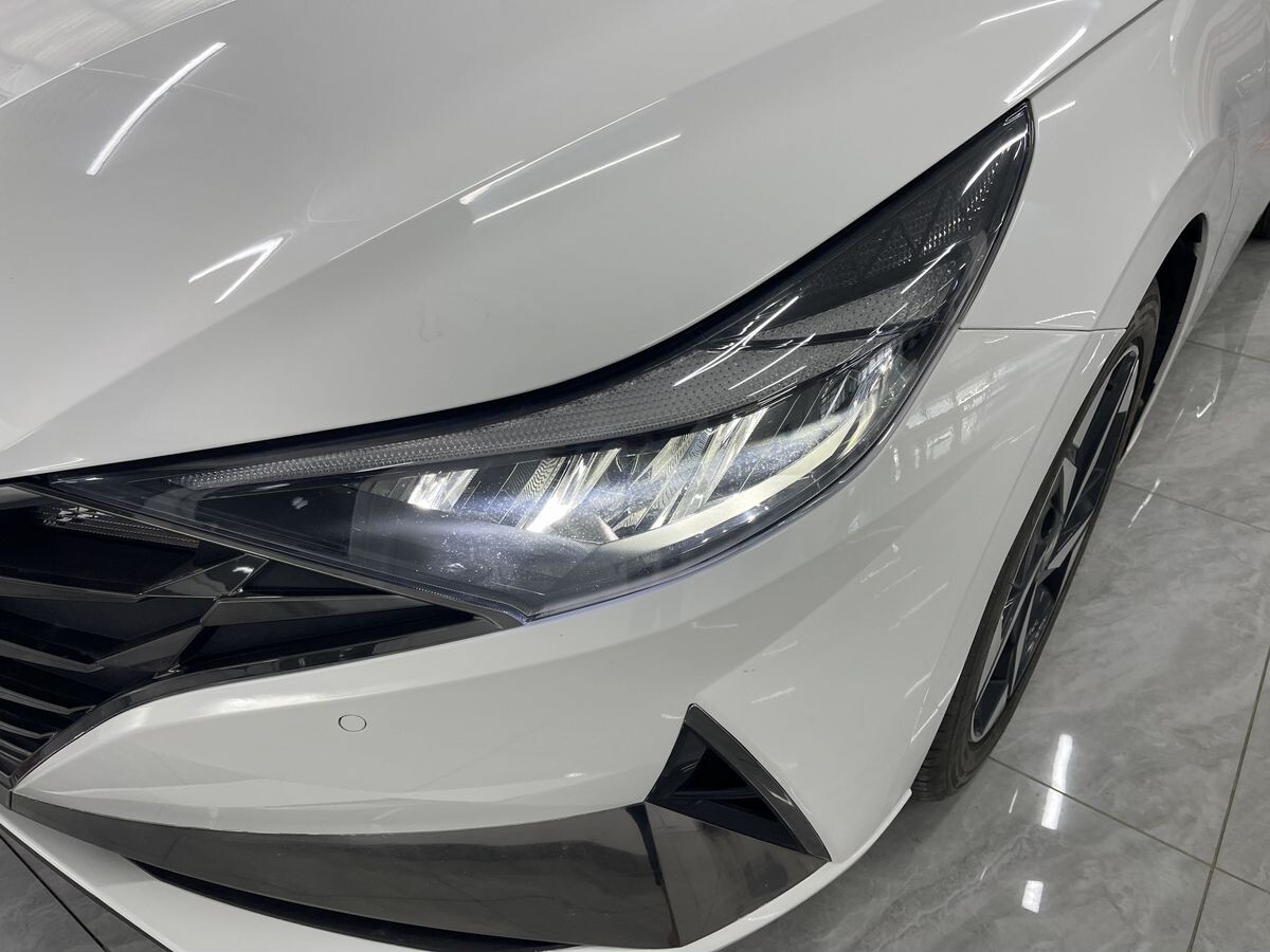 Hyundai Elantra 2021 - фото автомобиля