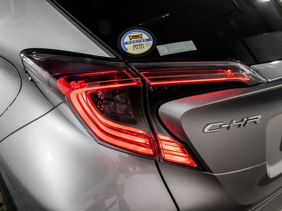 Toyota C-HR 2017 - фото автомобиля