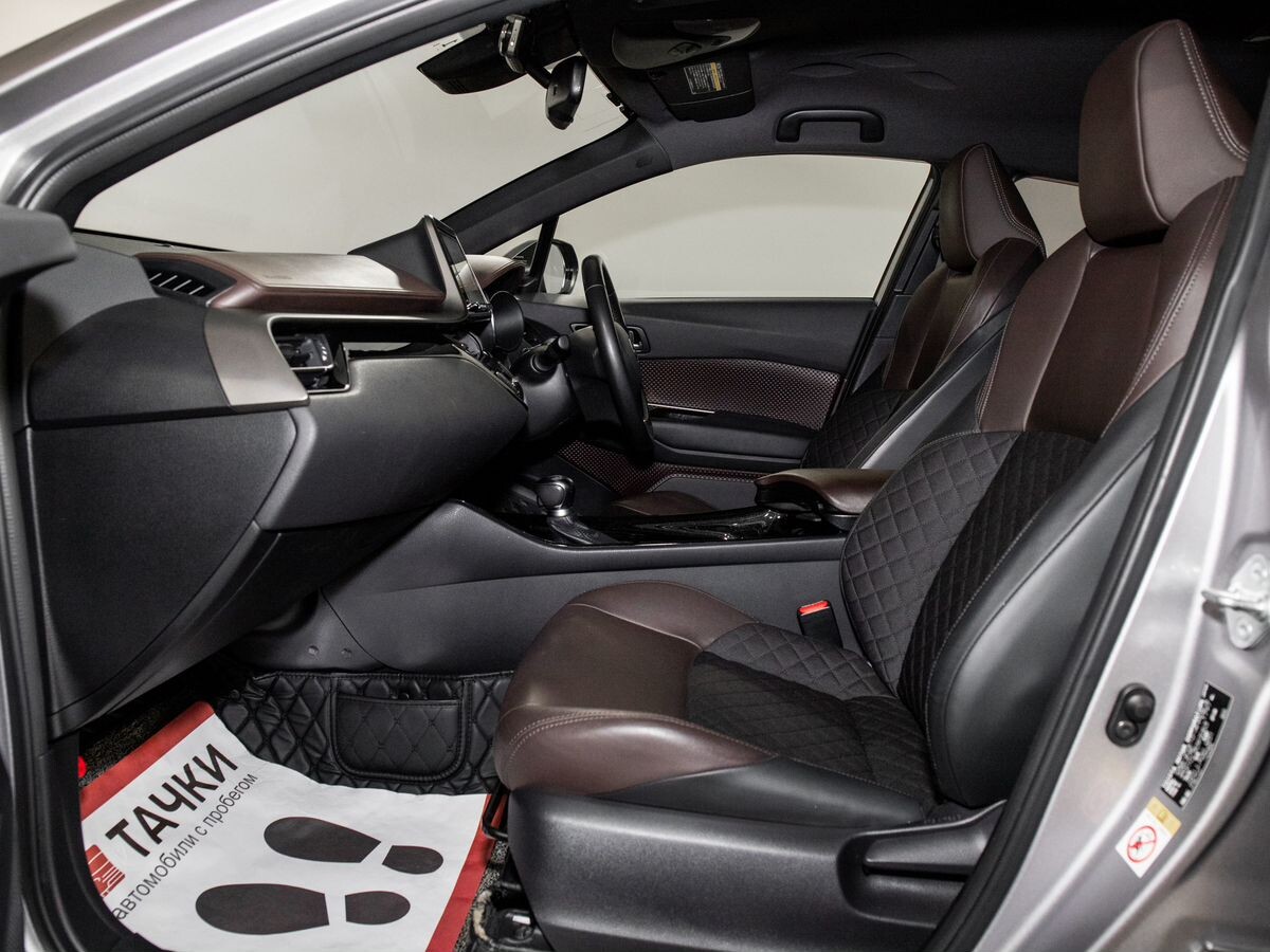 Toyota C-HR 2017 - фото автомобиля