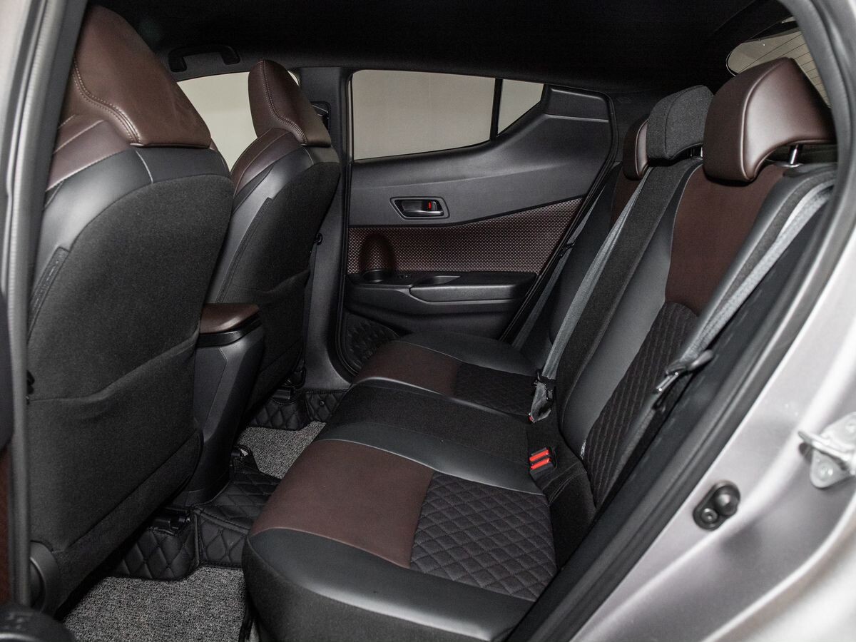 Toyota C-HR 2017 - фото автомобиля