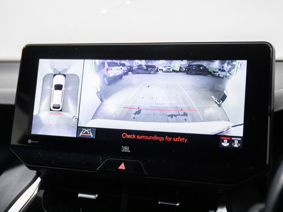 Toyota Harrier 2020 - фото автомобиля