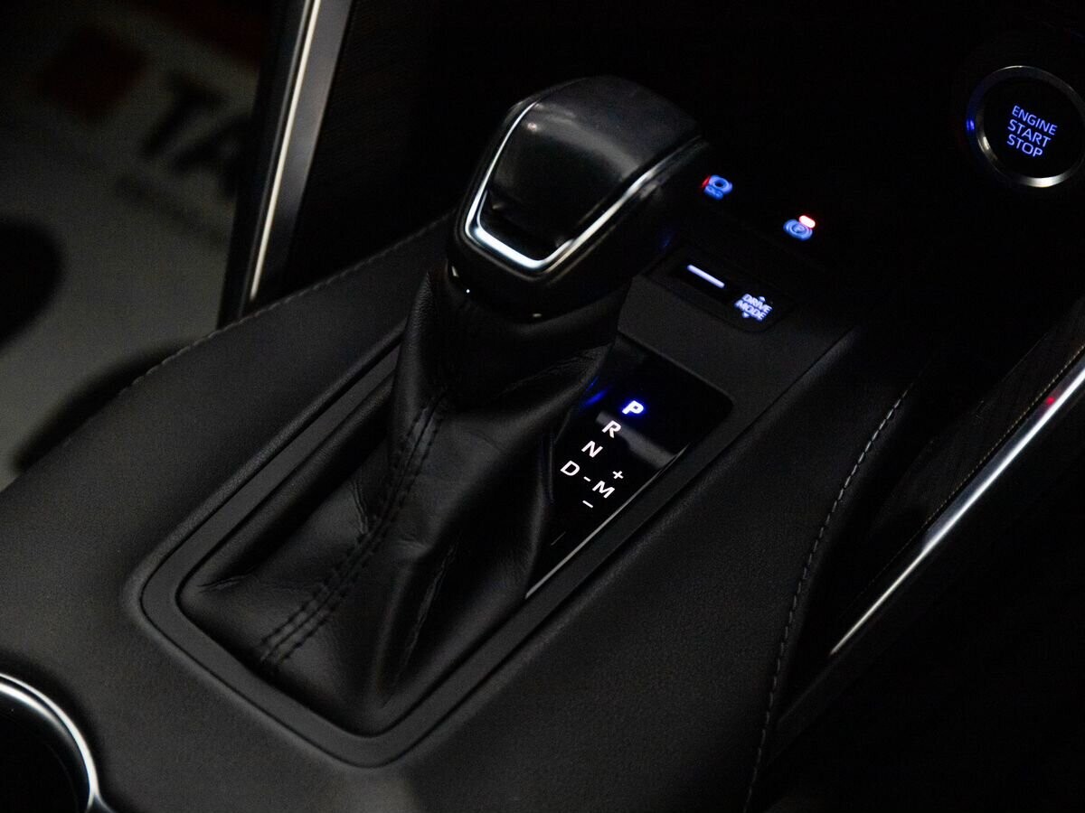 Toyota Harrier 2020 - фото автомобиля