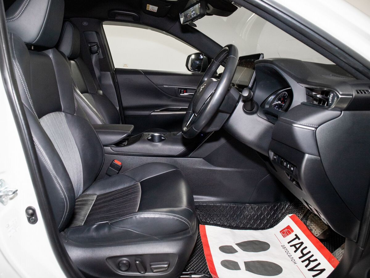 Toyota Harrier 2020 - фото автомобиля