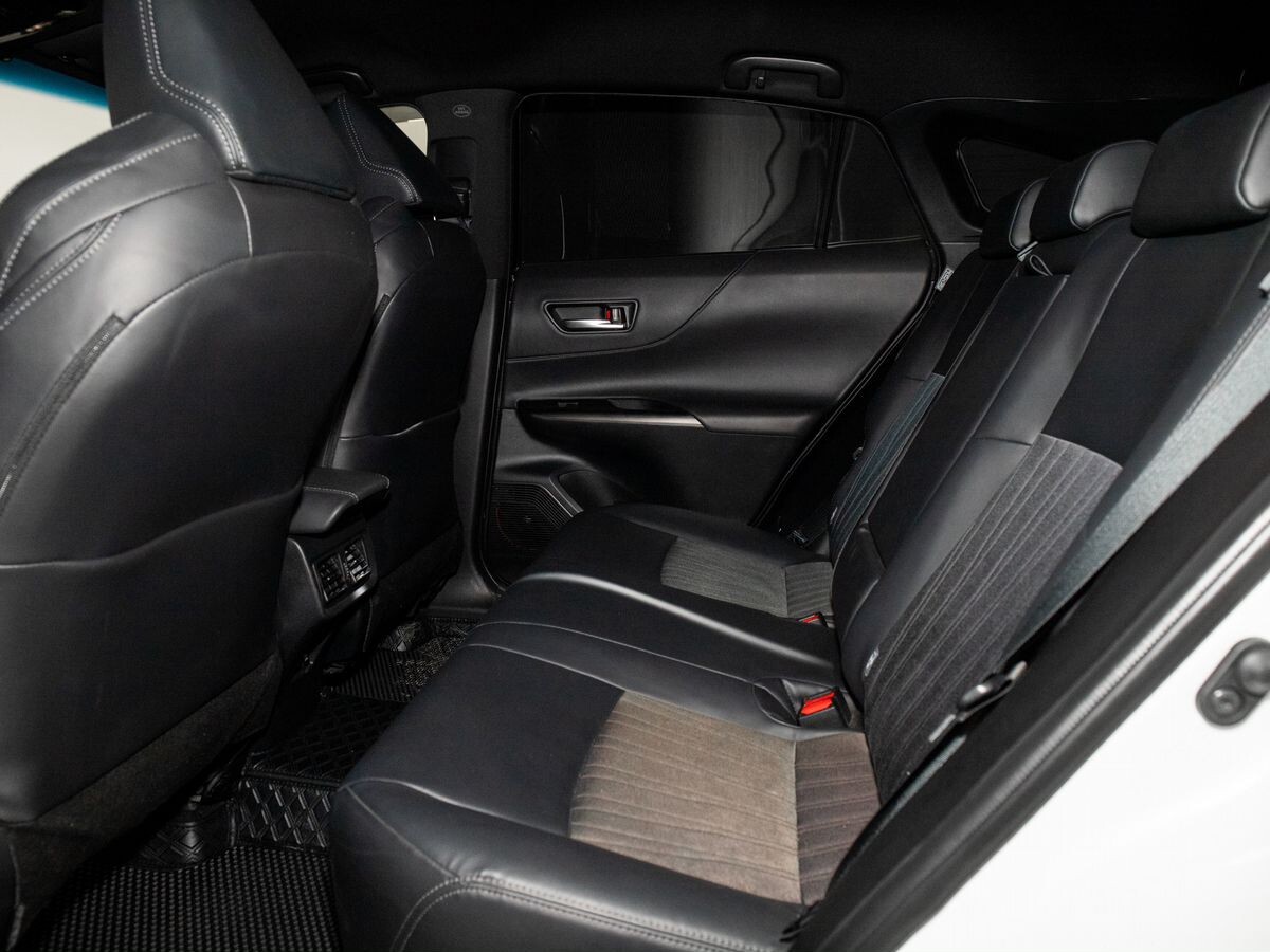 Toyota Harrier 2020 - фото автомобиля