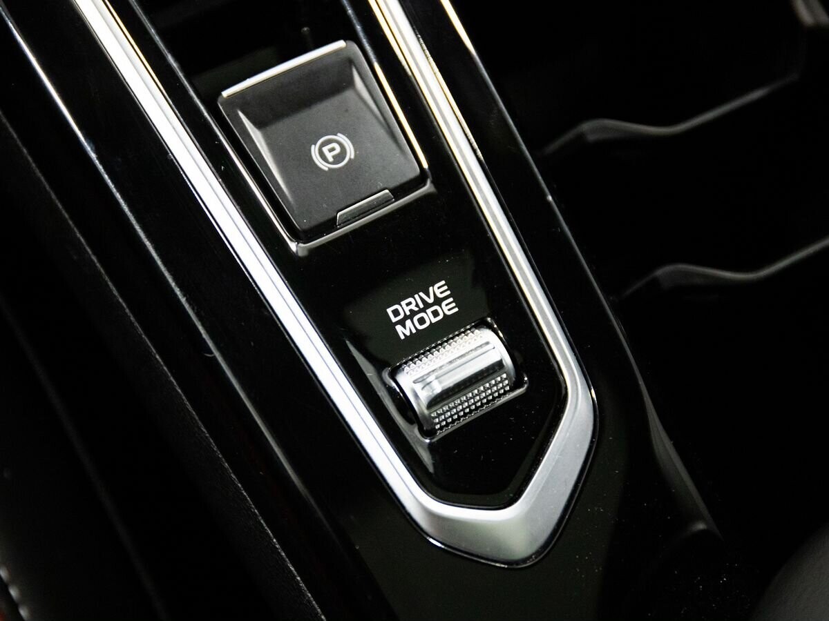 Geely Coolray 2023 - фото автомобиля