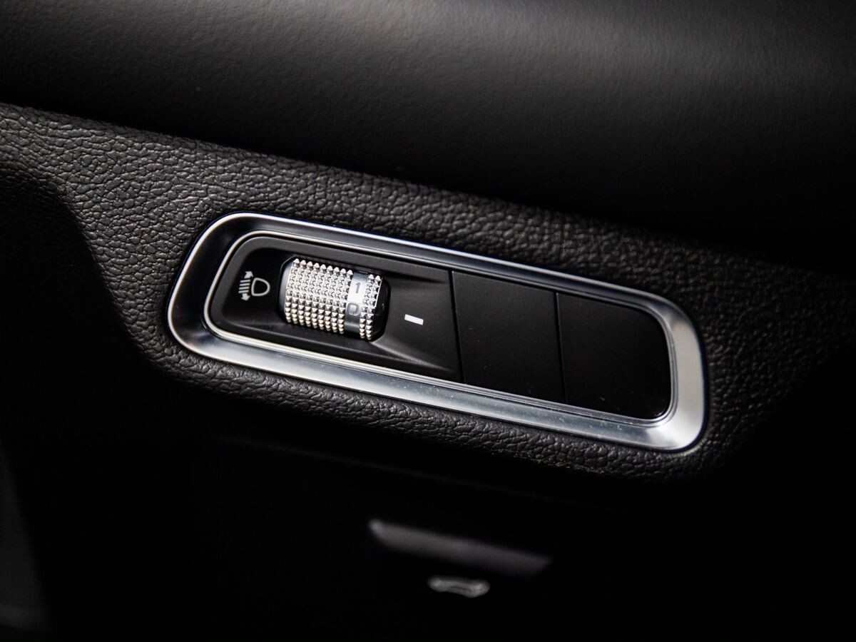 Geely Coolray 2023 - фото автомобиля