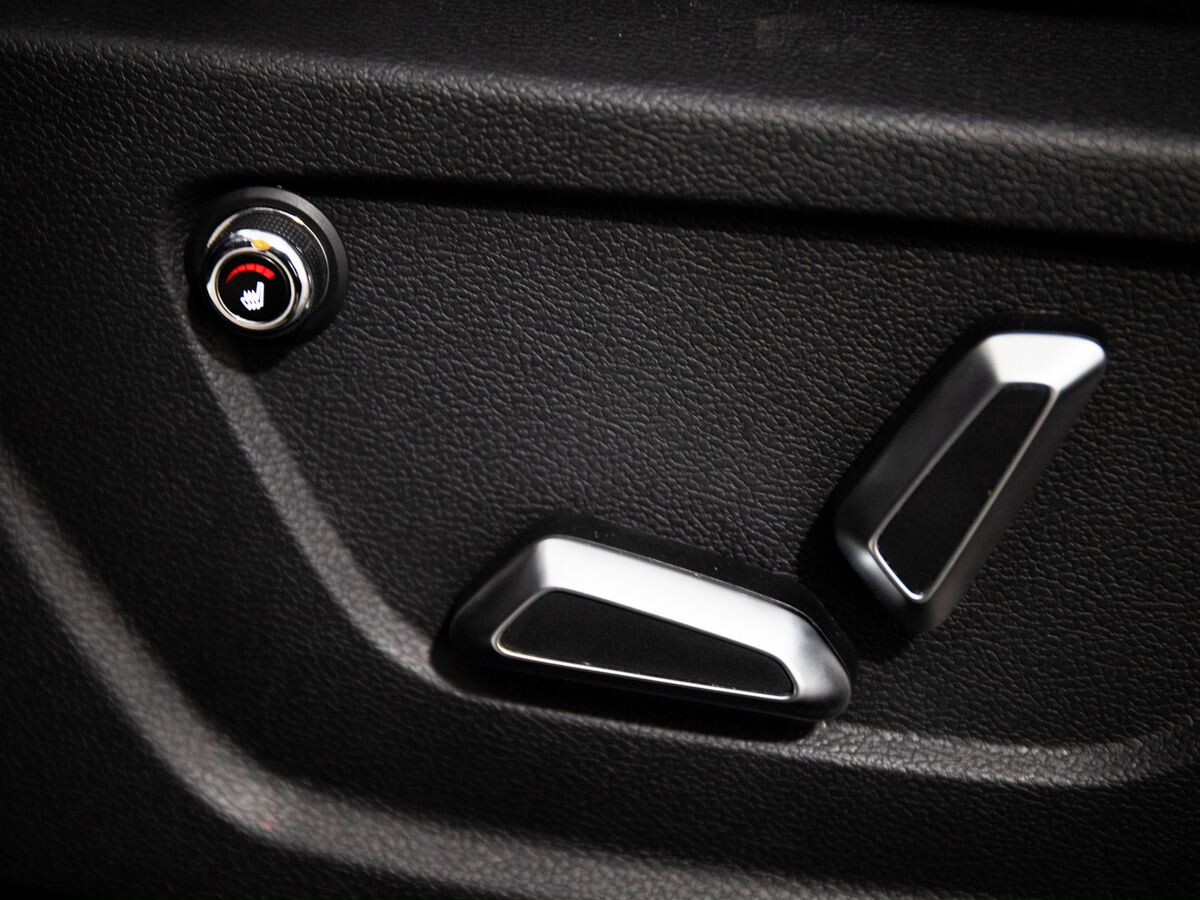 Geely Coolray 2023 - фото автомобиля