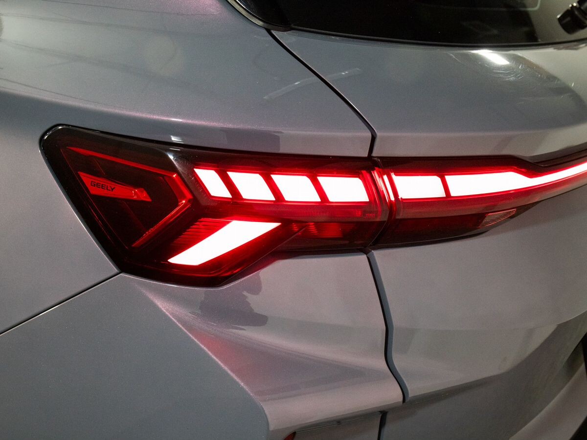 Geely Coolray 2023 - фото автомобиля