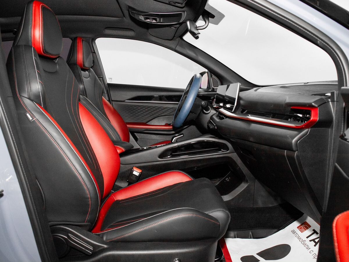 Geely Coolray 2023 - фото автомобиля