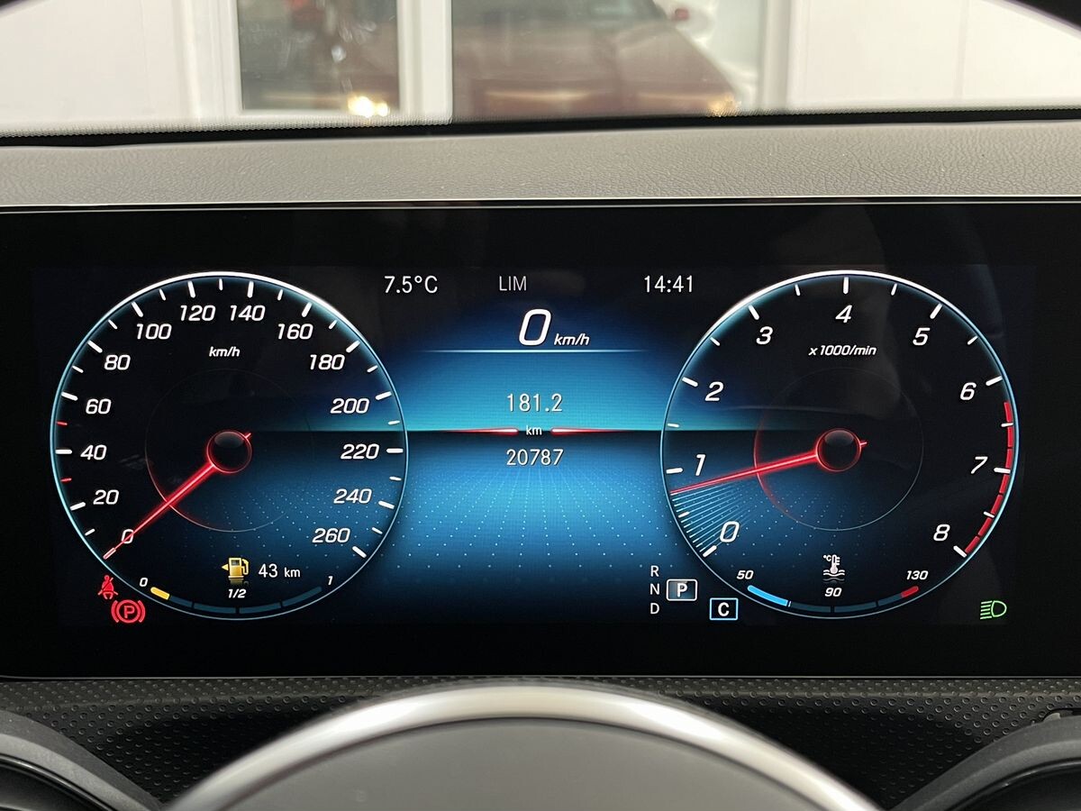 Mercedes-Benz A-Класс 2021 - фото автомобиля