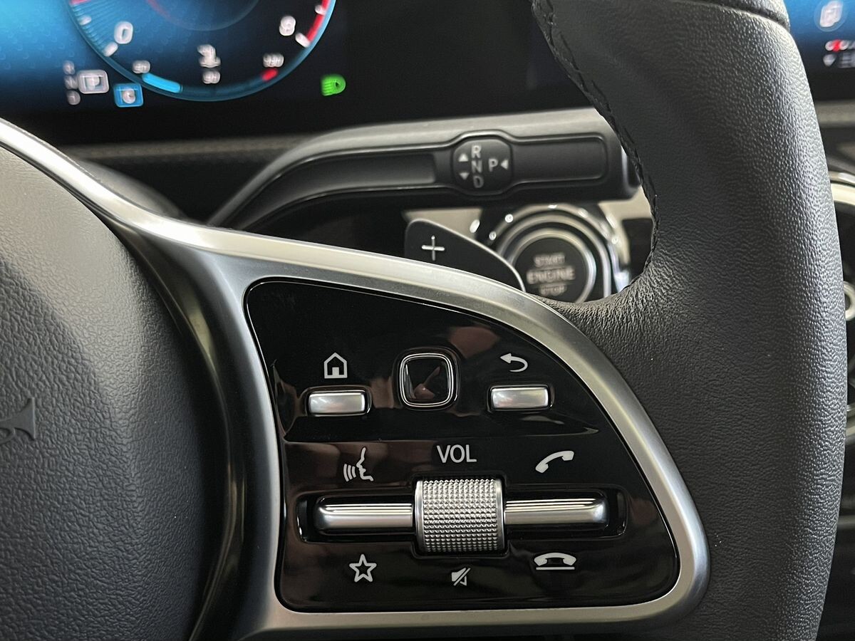 Mercedes-Benz A-Класс 2021 - фото автомобиля