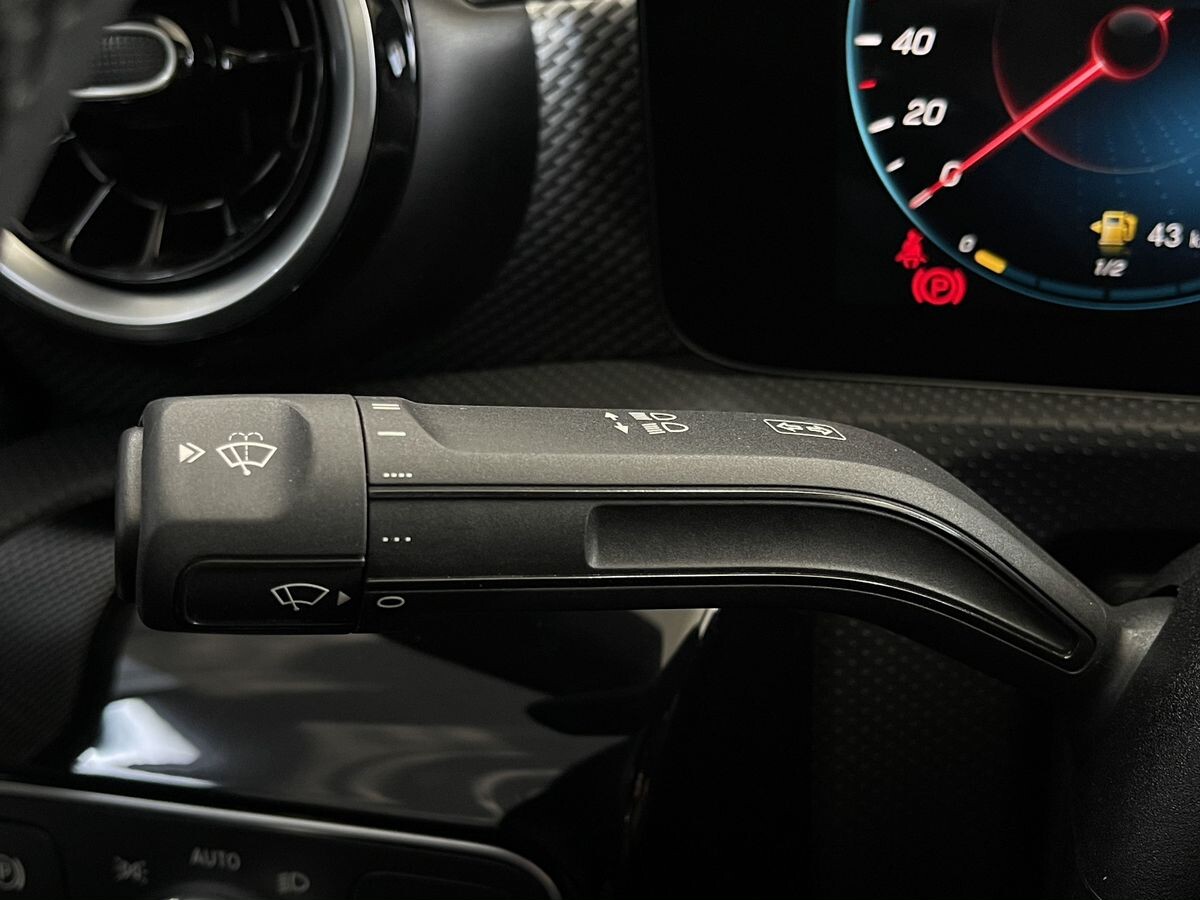 Mercedes-Benz A-Класс 2021 - фото автомобиля