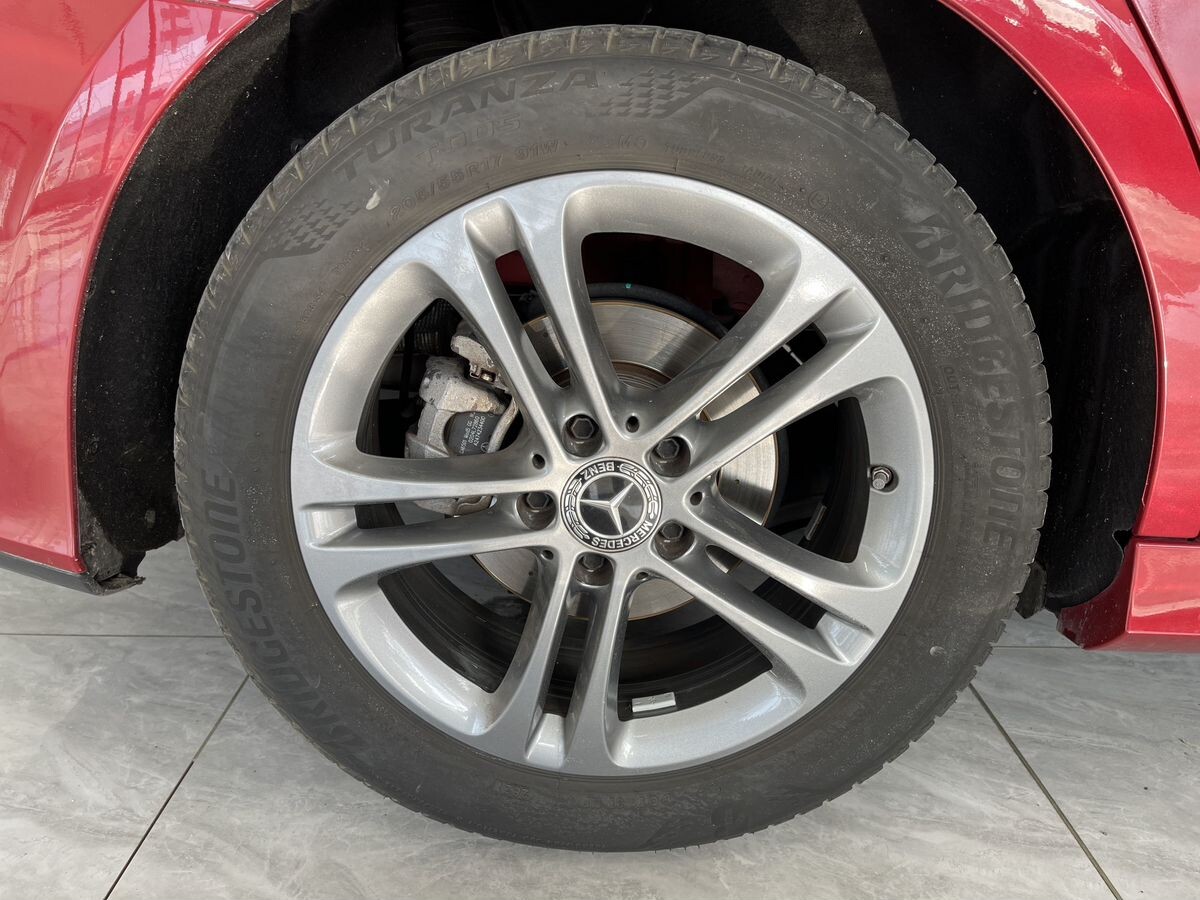 Mercedes-Benz A-Класс 2021 - фото автомобиля