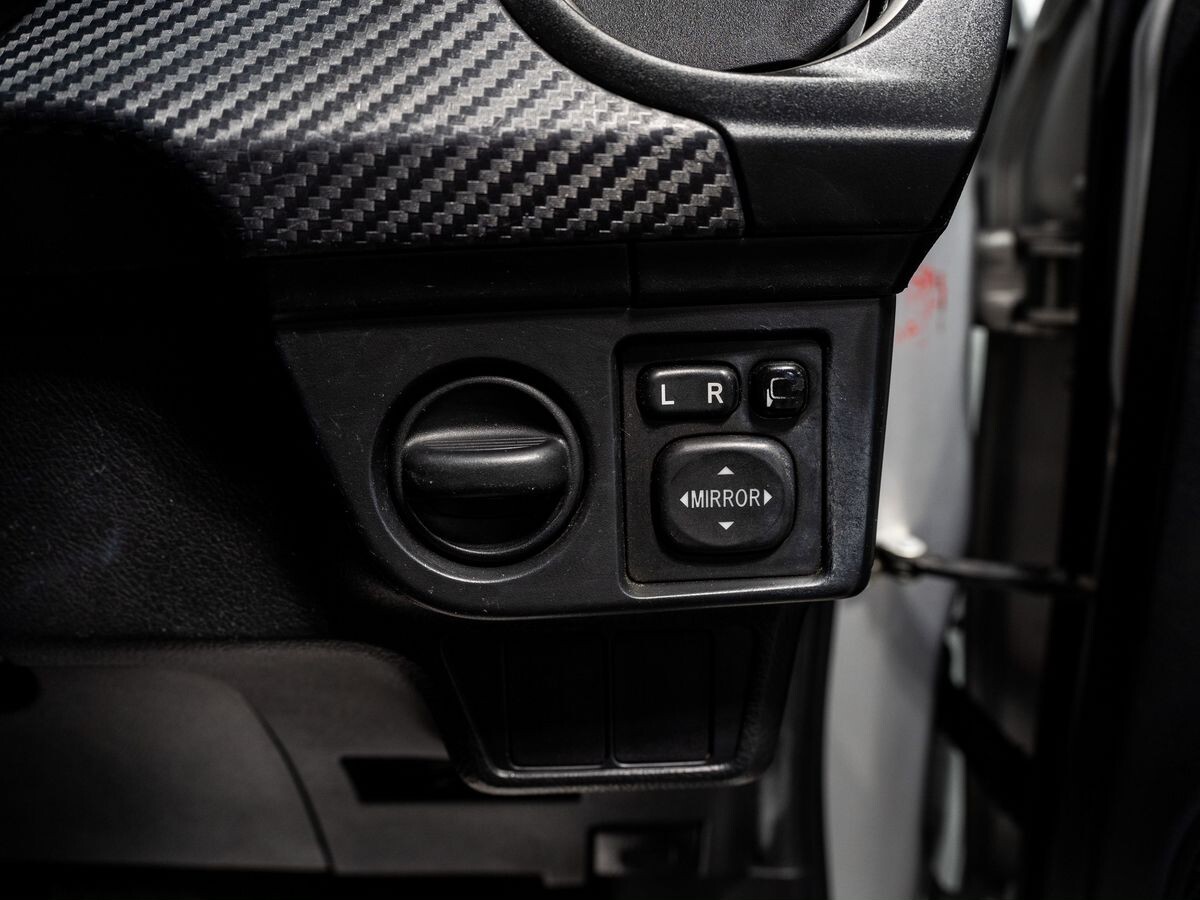 Toyota Corolla 2013 - фото автомобиля