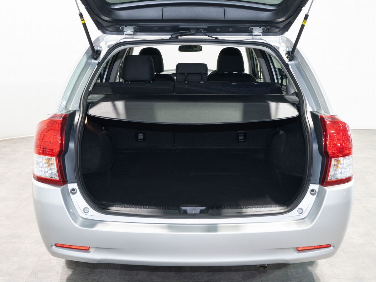 Toyota Corolla 2013 - фото автомобиля