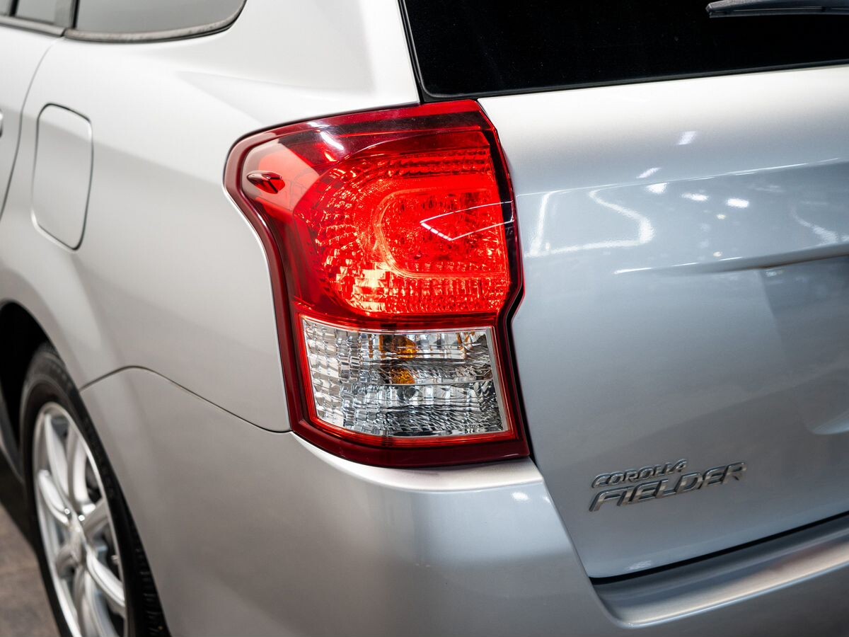 Toyota Corolla 2013 - фото автомобиля