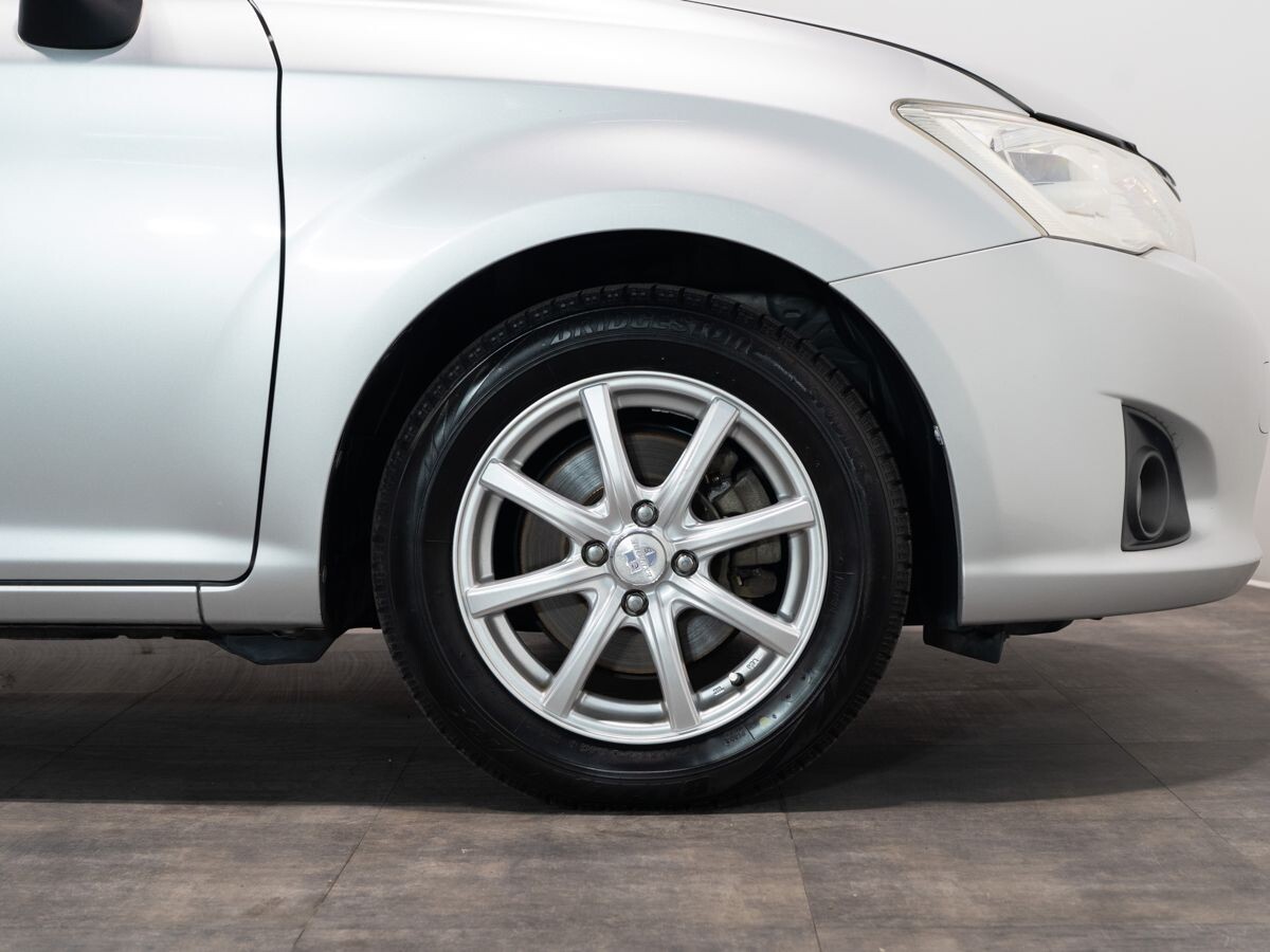 Toyota Corolla 2013 - фото автомобиля