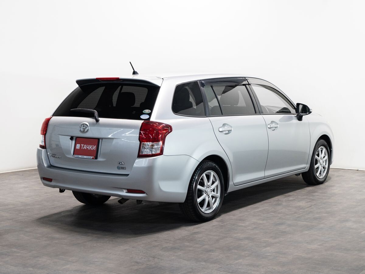 Toyota Corolla 2013 - фото автомобиля