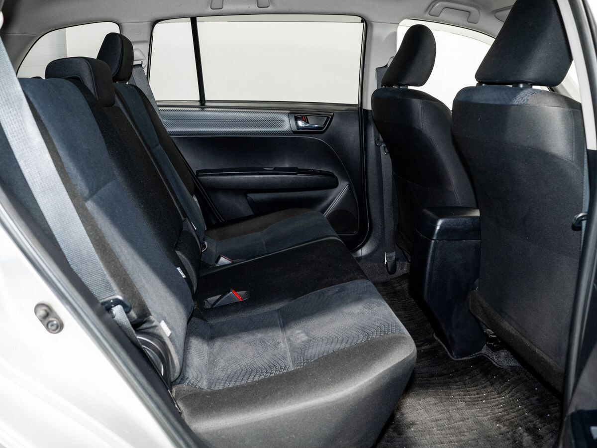 Toyota Corolla 2013 - фото автомобиля