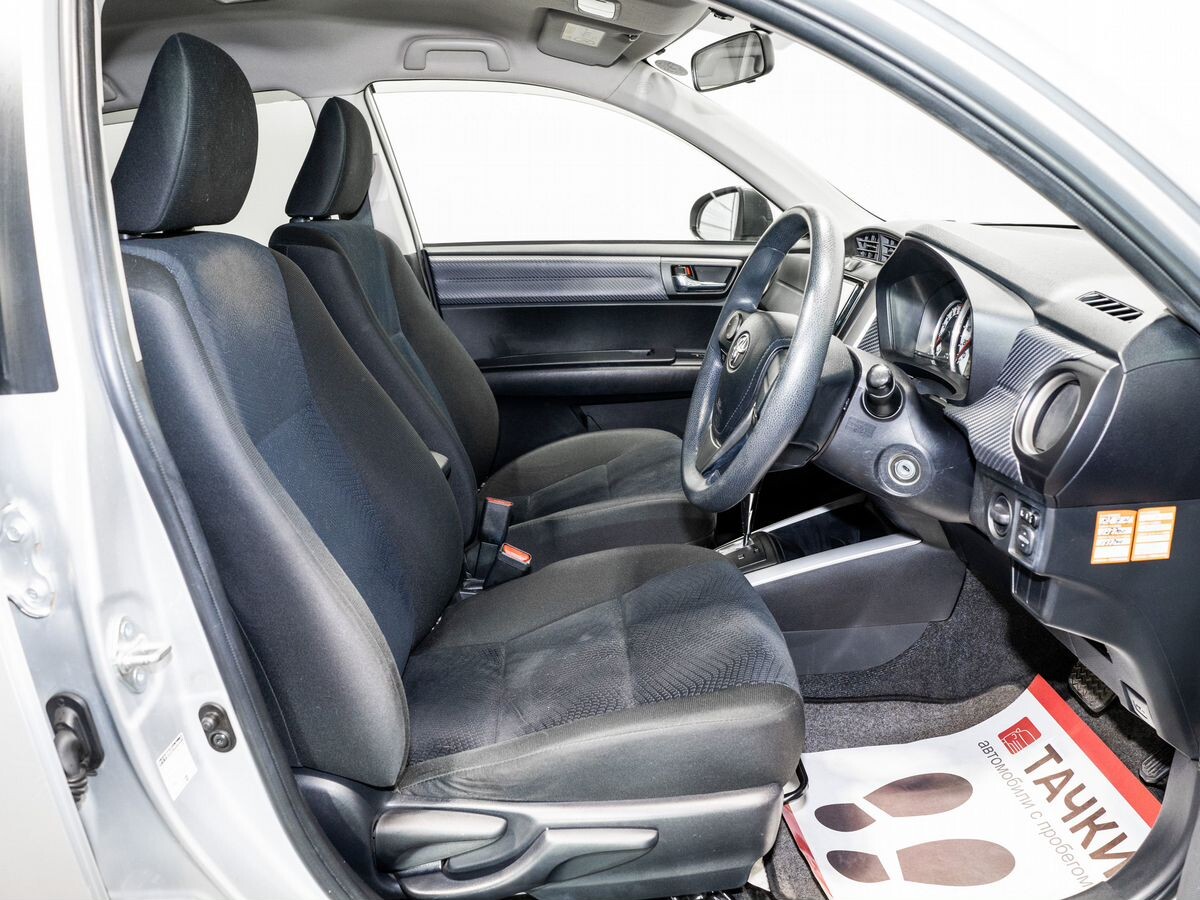 Toyota Corolla 2013 - фото автомобиля