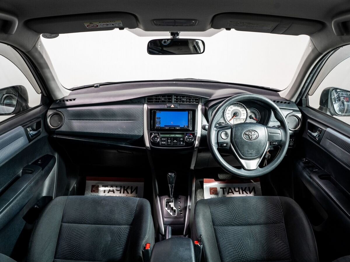 Toyota Corolla 2013 - фото автомобиля