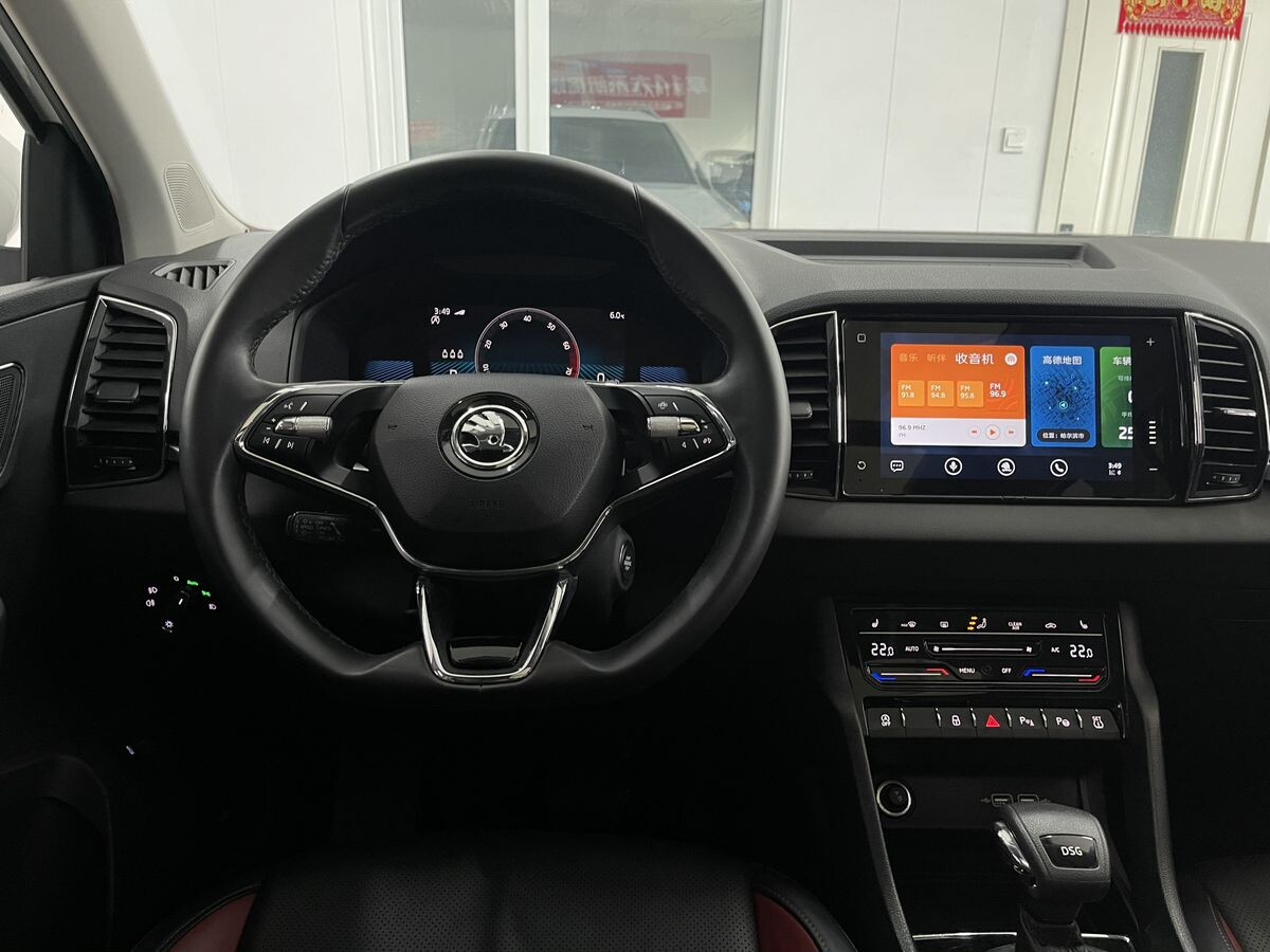 Skoda Karoq 2023 - фото автомобиля