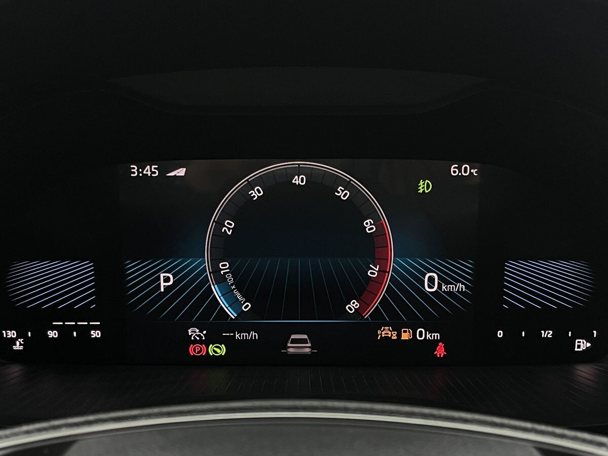 Skoda Karoq 2023 - фото автомобиля