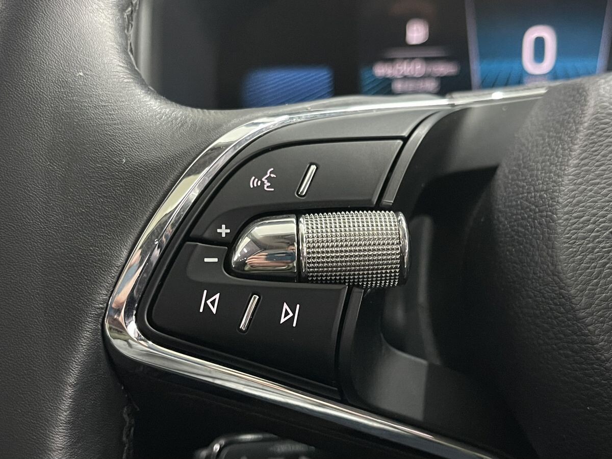 Skoda Karoq 2023 - фото автомобиля